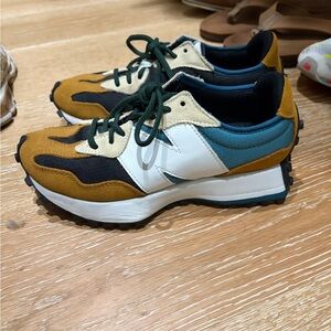 New Balance 327 like new